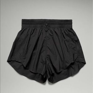 🆕 Lululemon Step Out High Rise Short 3”